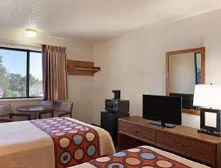 Super 8 By Wyndham Wall Exterior foto